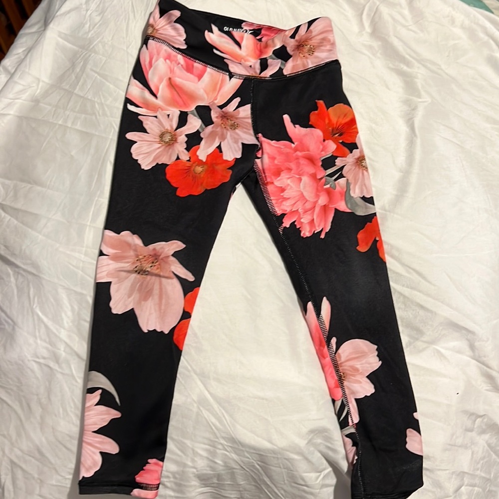 Old navy little girls leggings Size 4T
